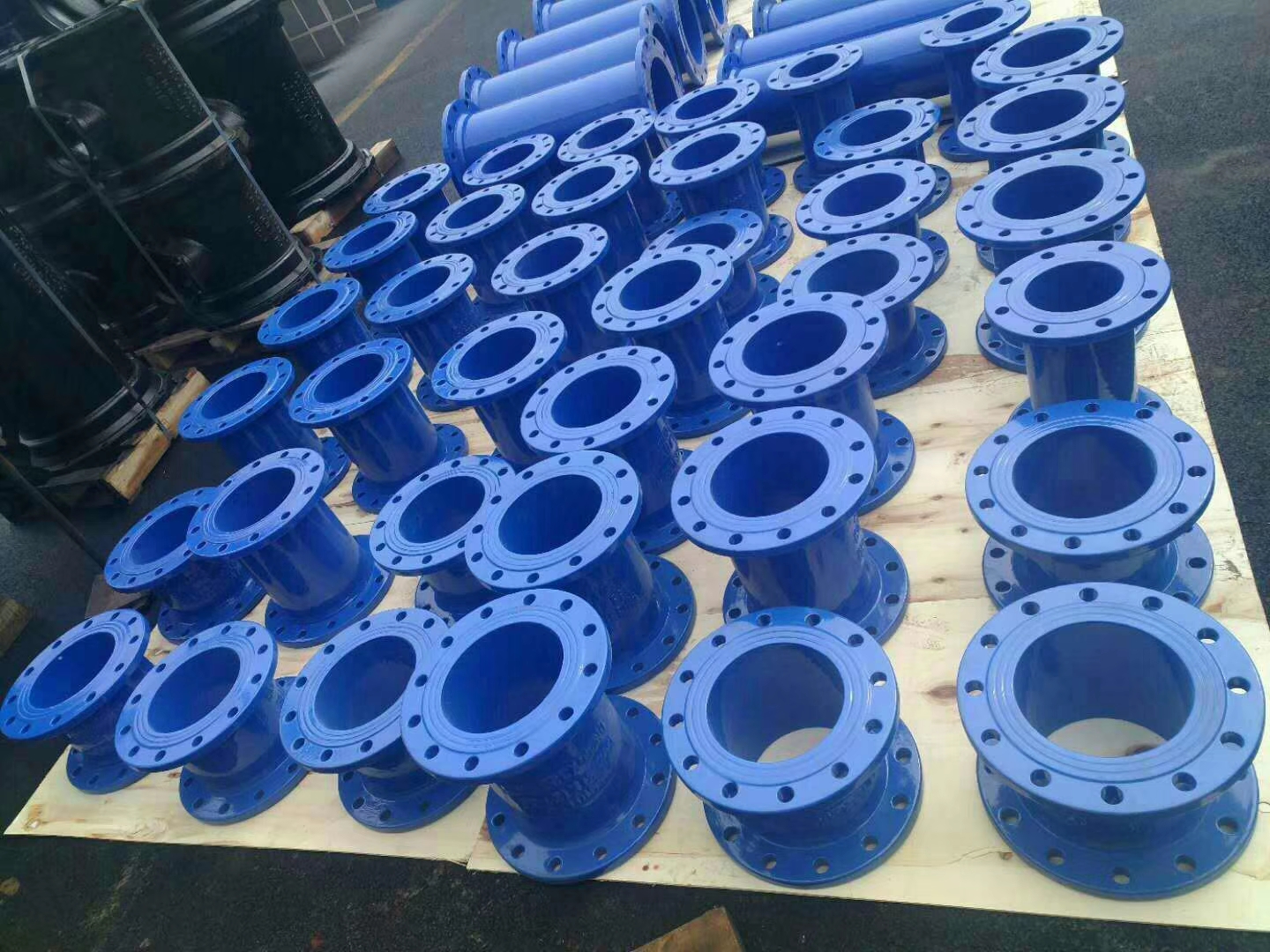 Ductile iron pipe fittings( All kinds of fittings including Bends, Tees, Elows , short pipes Y strainer, Reducer, Caps ,Plug,Flange,Cross and Etc)